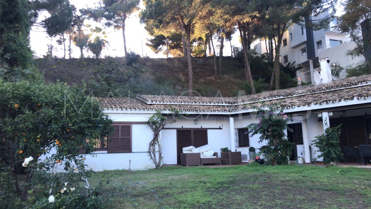 Villa for sale in Nueva Andalucia with 3 bedrooms