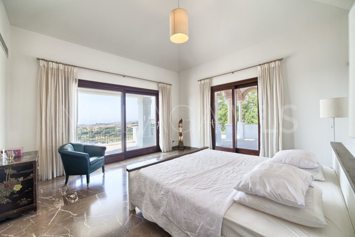 Villa for sale in Benahavis