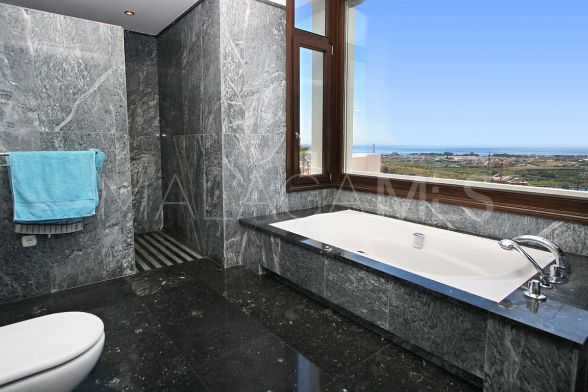 Villa for sale in Benahavis
