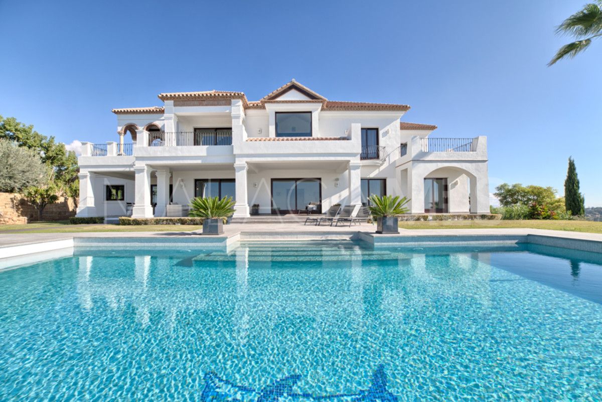 Villa for sale in Benahavis