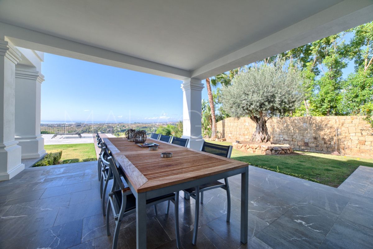 Villa for sale in Benahavis