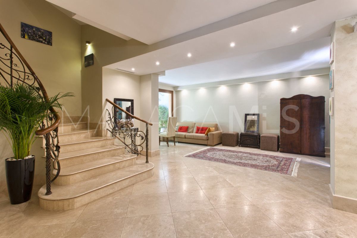 Villa for sale in Marbella City