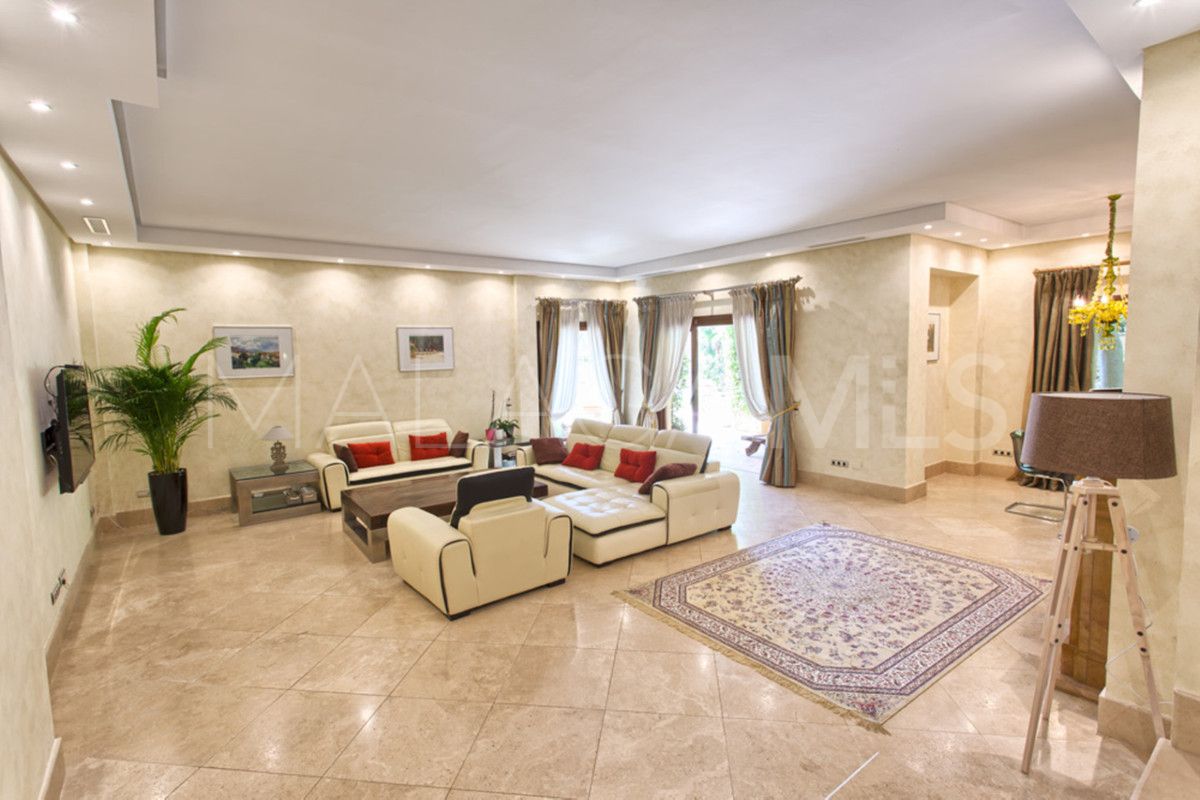 Villa for sale in Marbella City