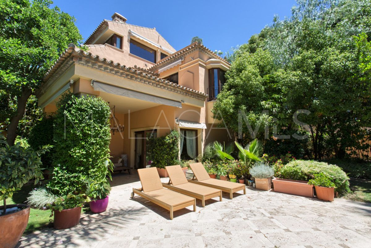 Villa for sale in Marbella City