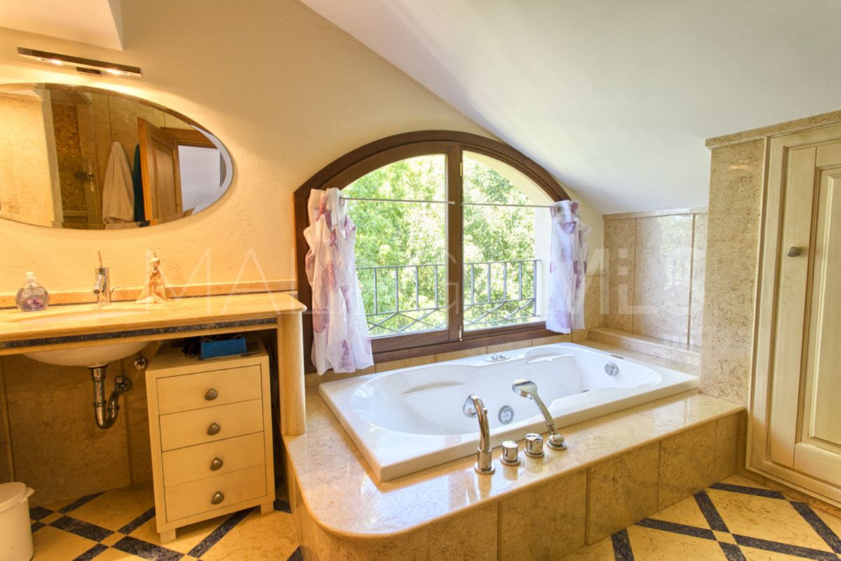 Villa for sale in Marbella City