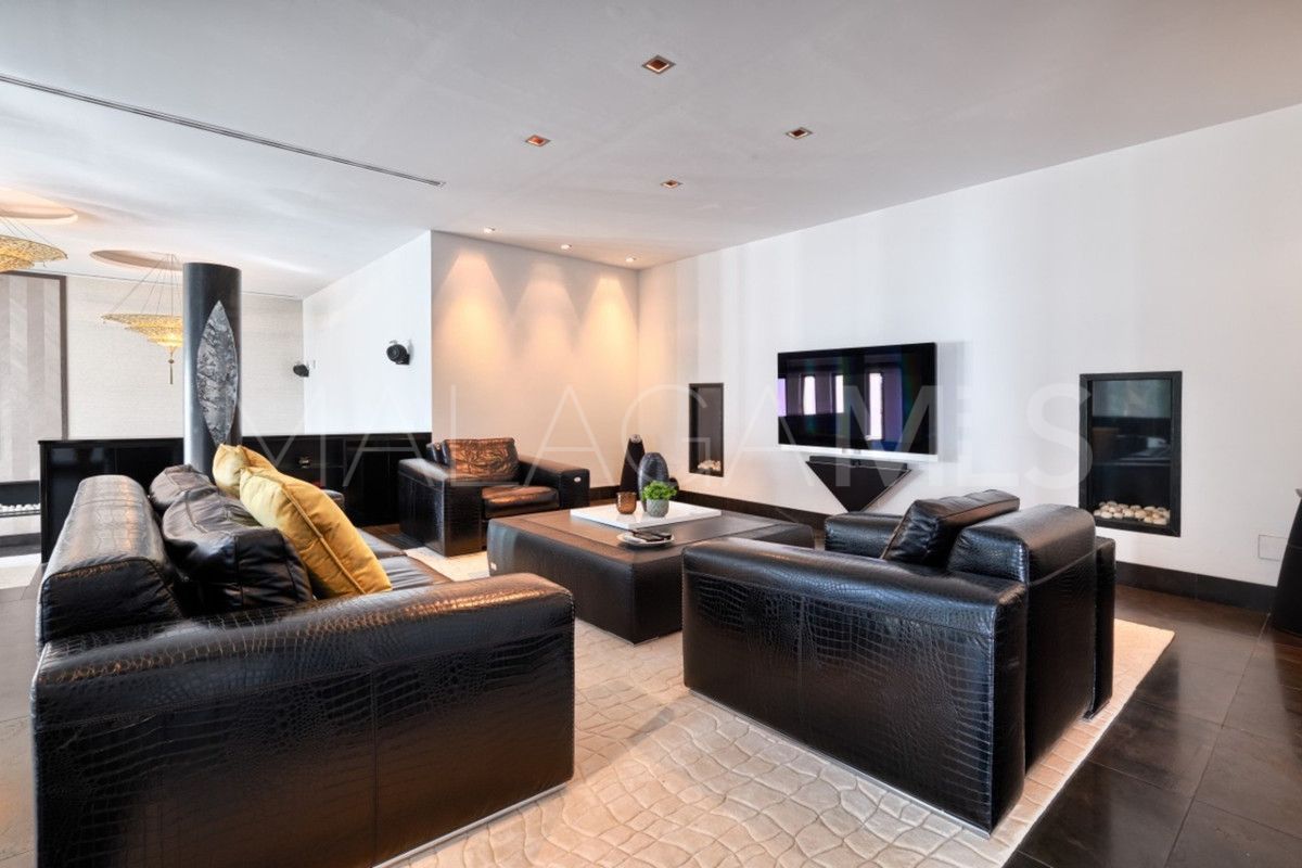 Villa for sale in Marbella City