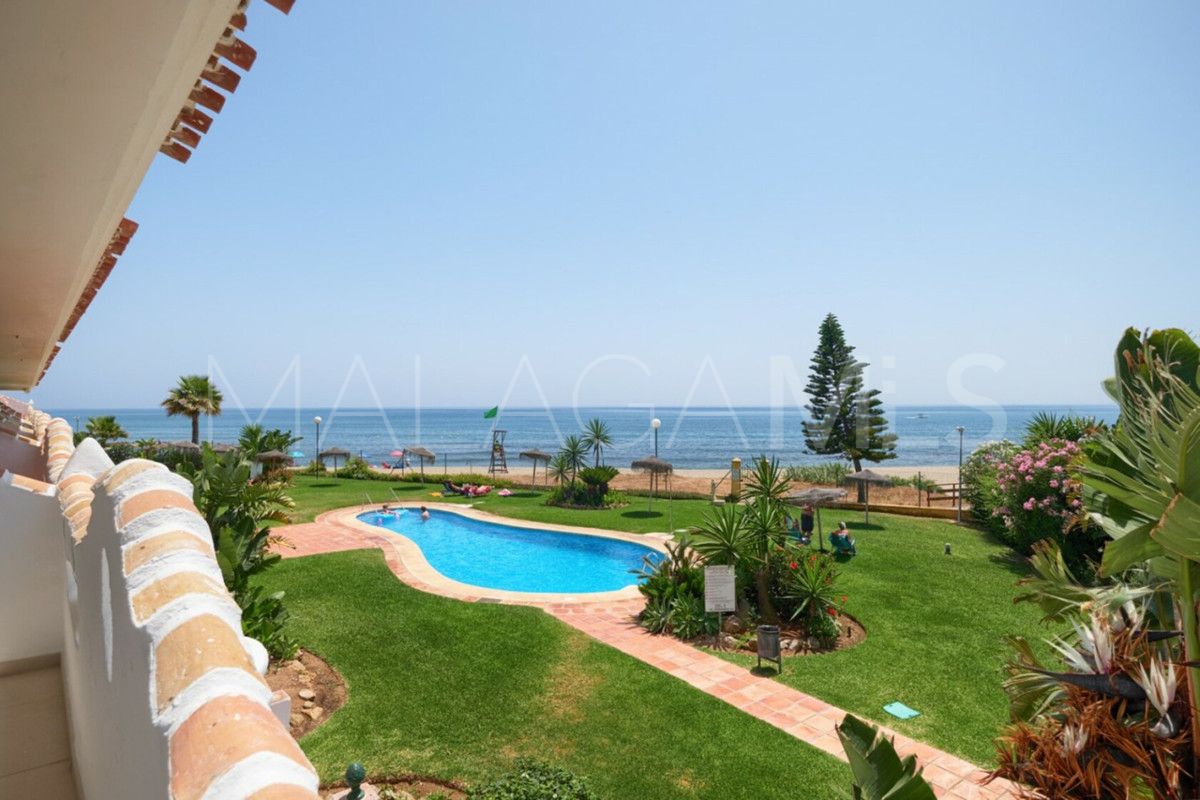 For sale ground floor apartment in Calahonda with 2 bedrooms