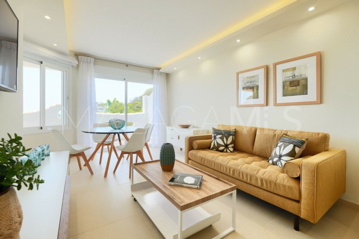 For sale ground floor apartment in Calahonda with 2 bedrooms