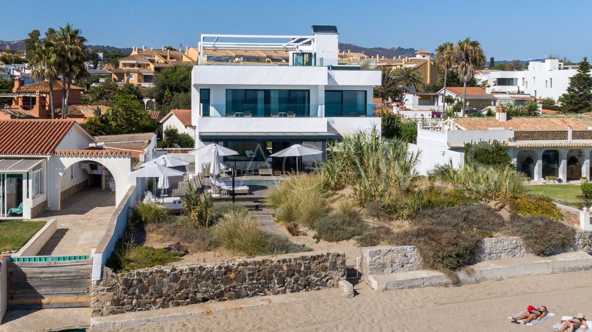 Villa for sale in Costabella de 6 bedrooms