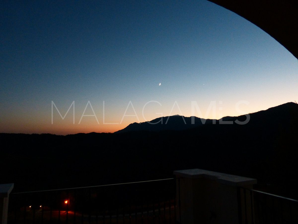 Villa for sale in Benahavis