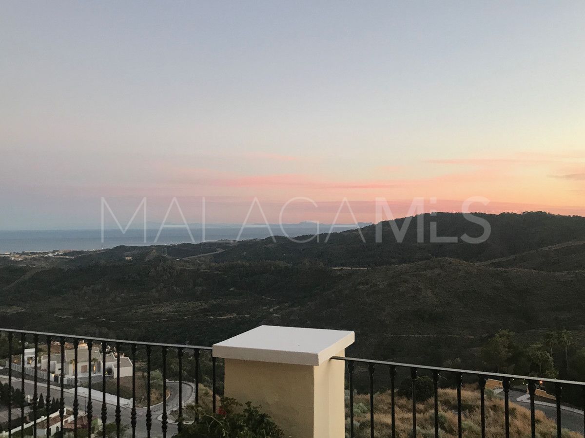 Villa for sale in Benahavis