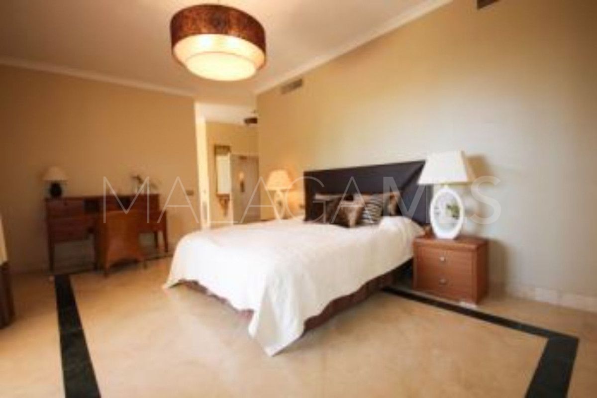 Villa for sale in Benahavis