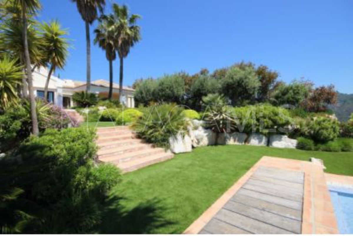 Villa for sale in Benahavis