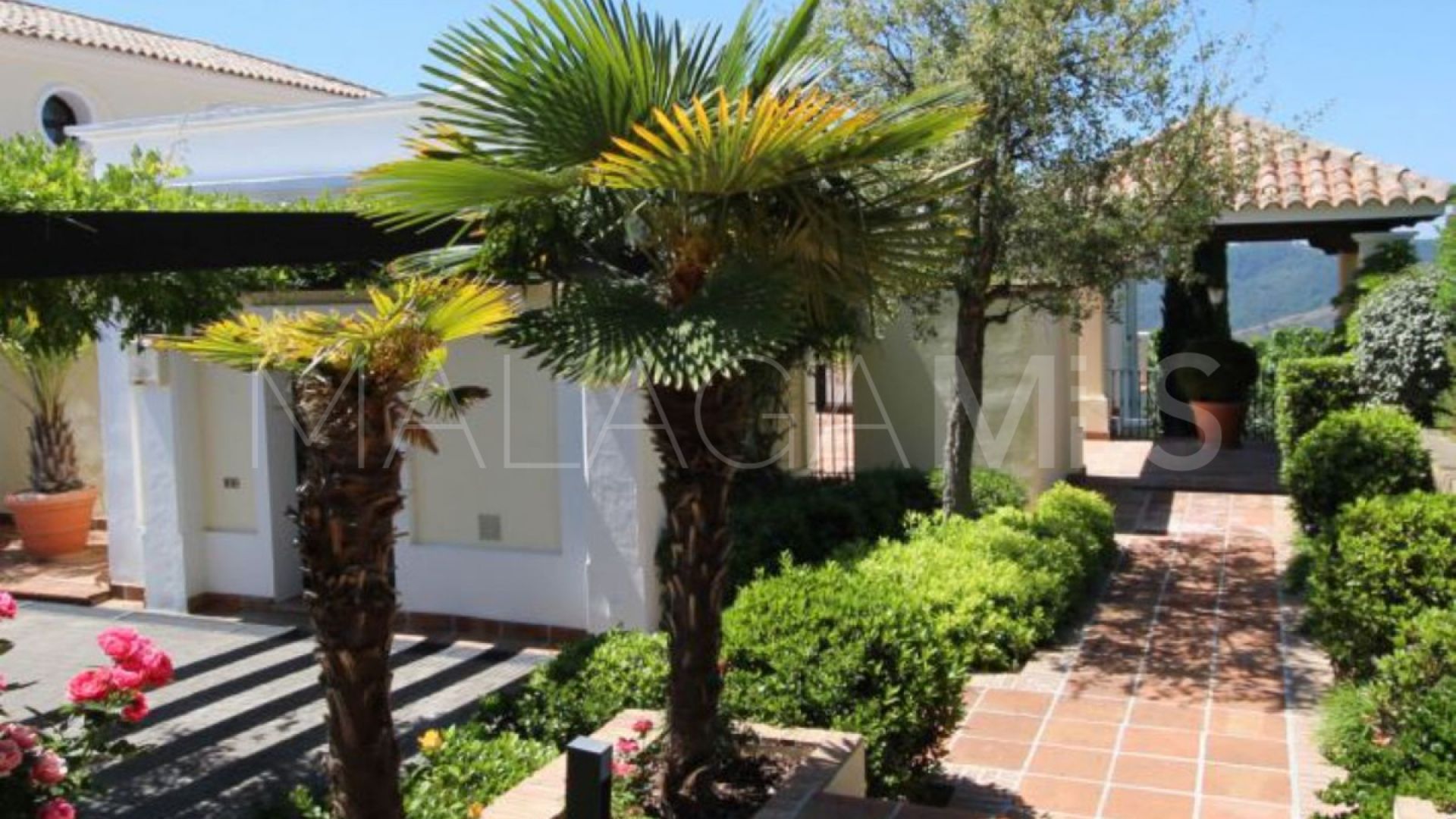 Villa for sale in Benahavis