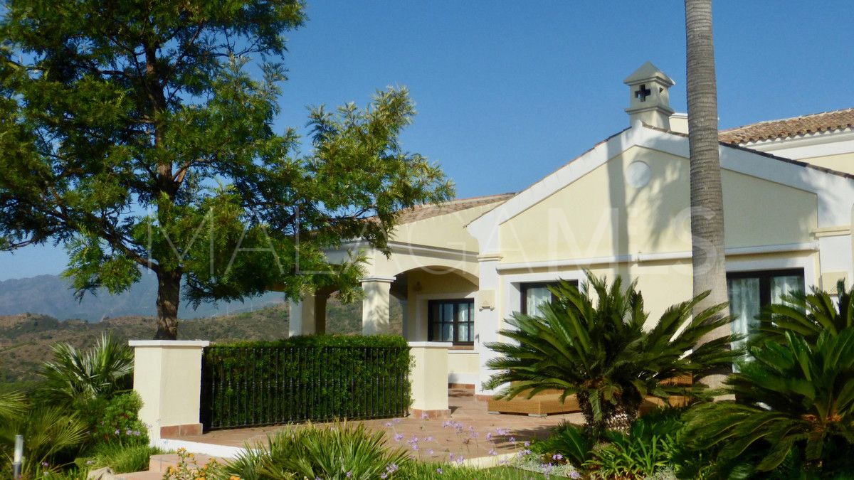 Villa for sale in Benahavis