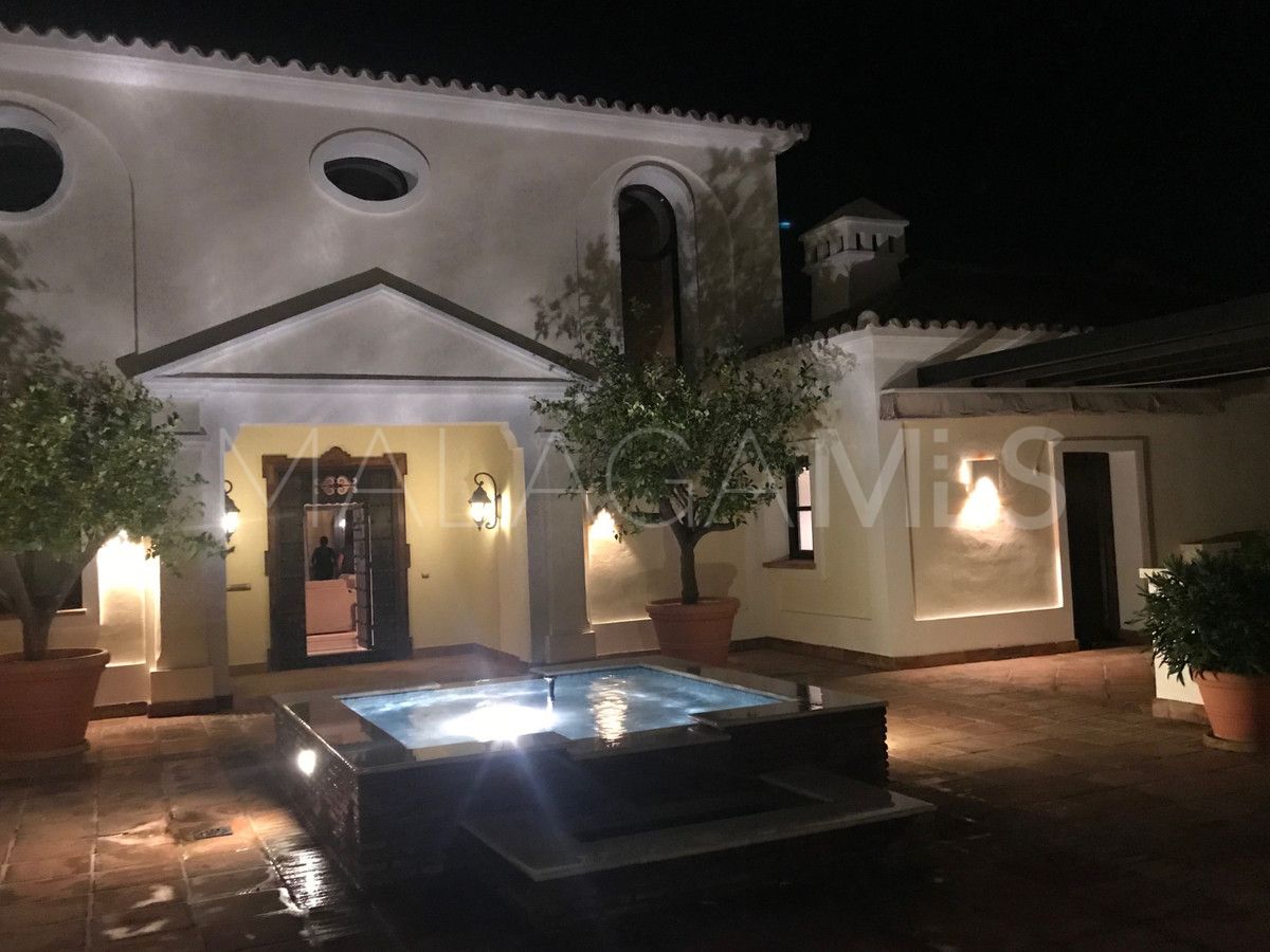 Villa for sale in Benahavis