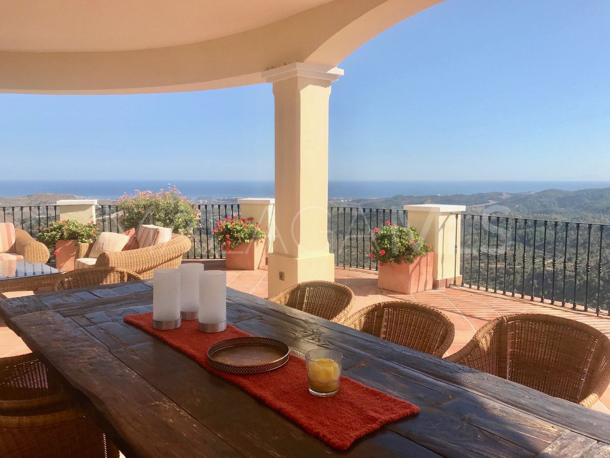 Villa for sale in Benahavis