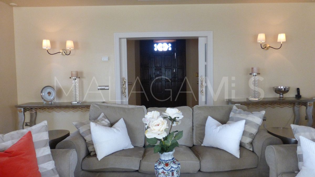 Villa for sale in Benahavis