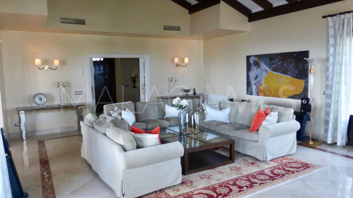 Villa for sale in Benahavis