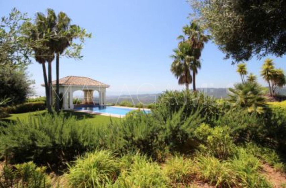 Villa for sale in Benahavis