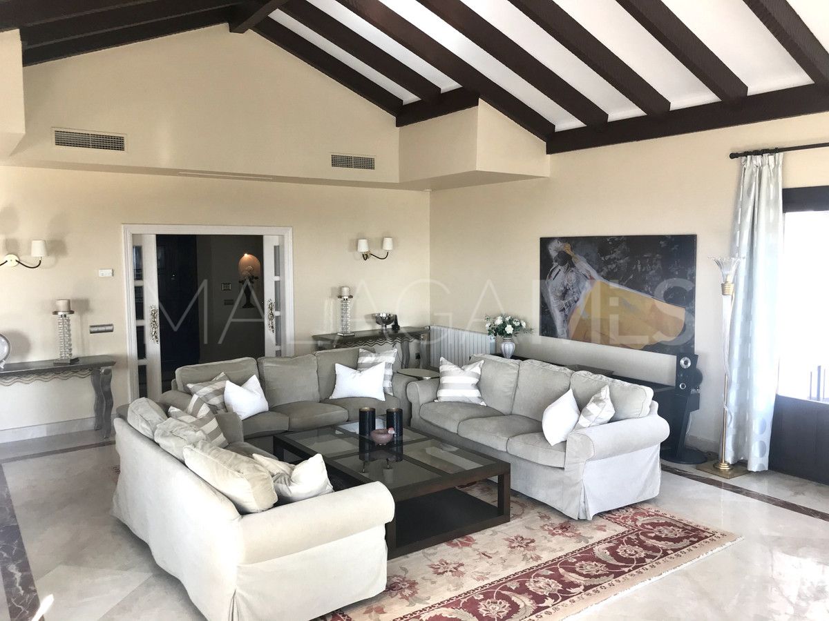 Villa for sale in Benahavis