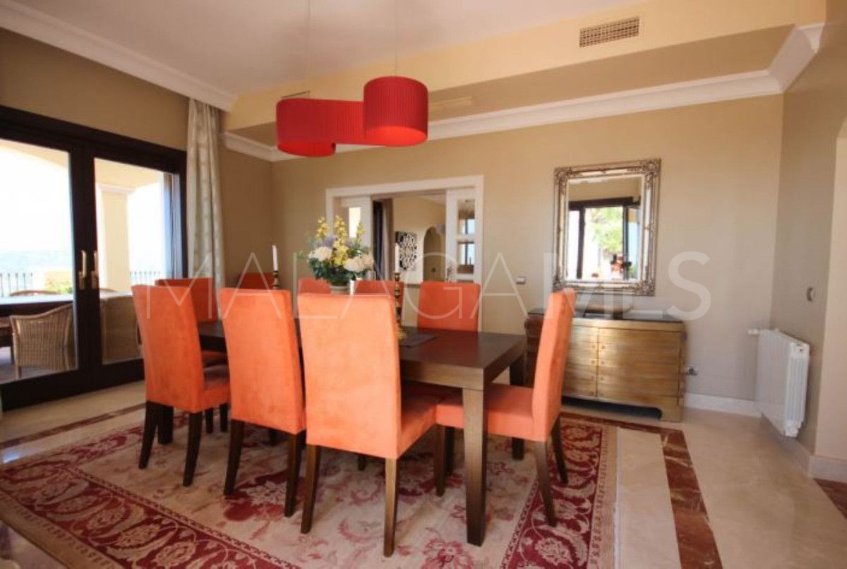 Villa for sale in Benahavis
