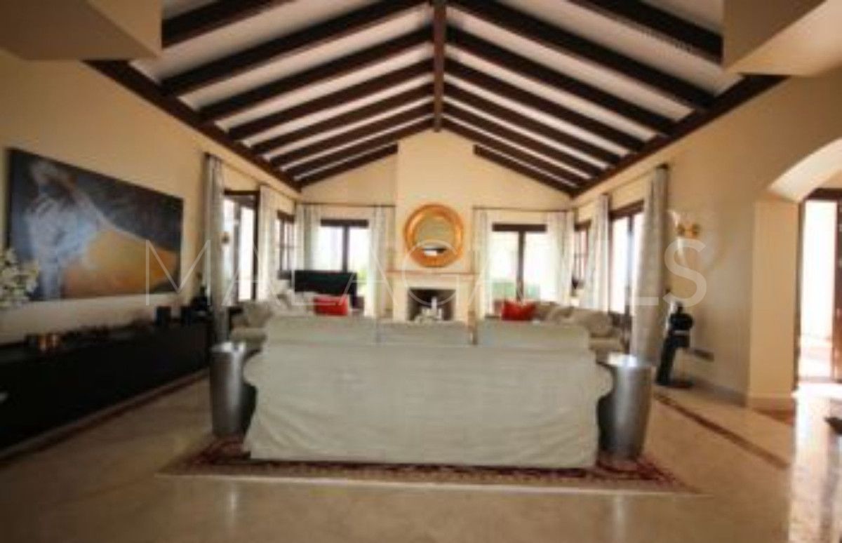 Villa for sale in Benahavis
