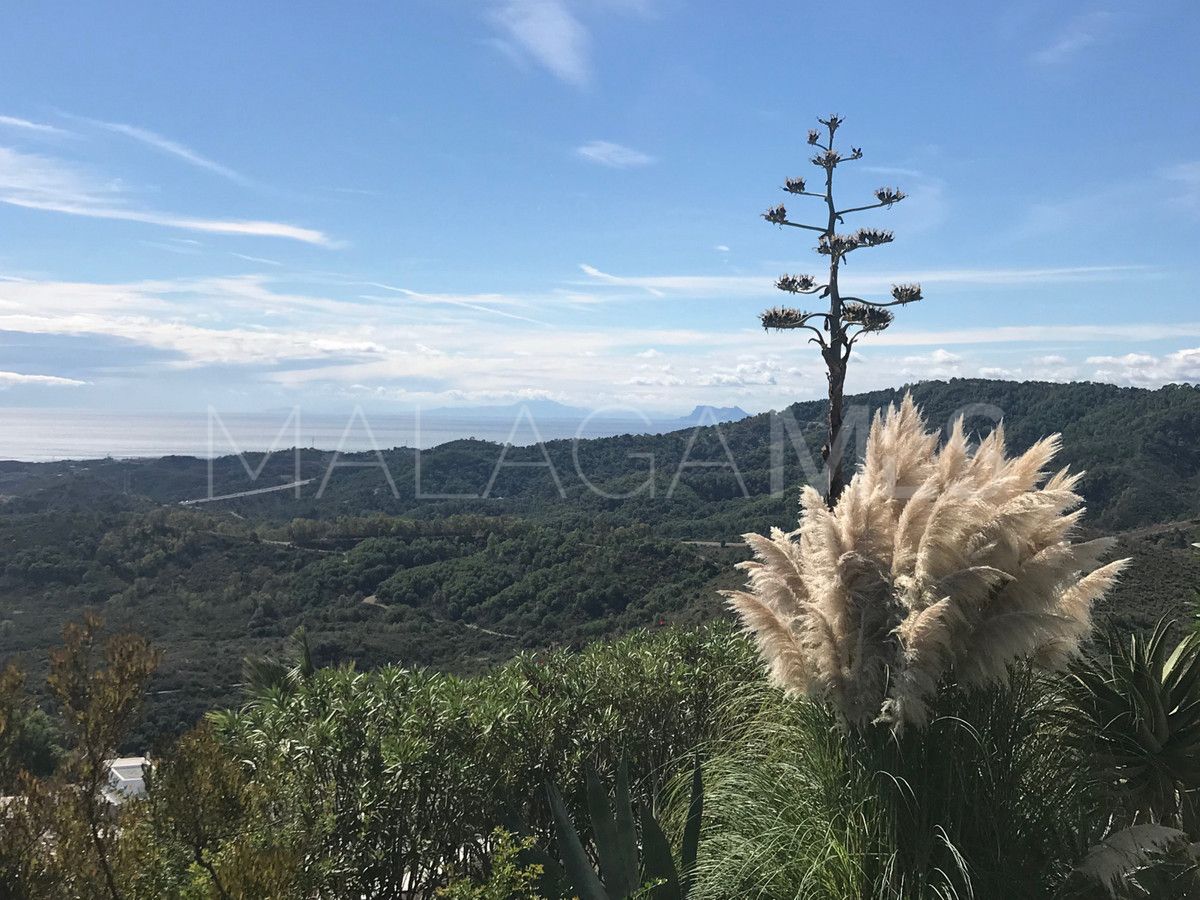 Villa for sale in Benahavis
