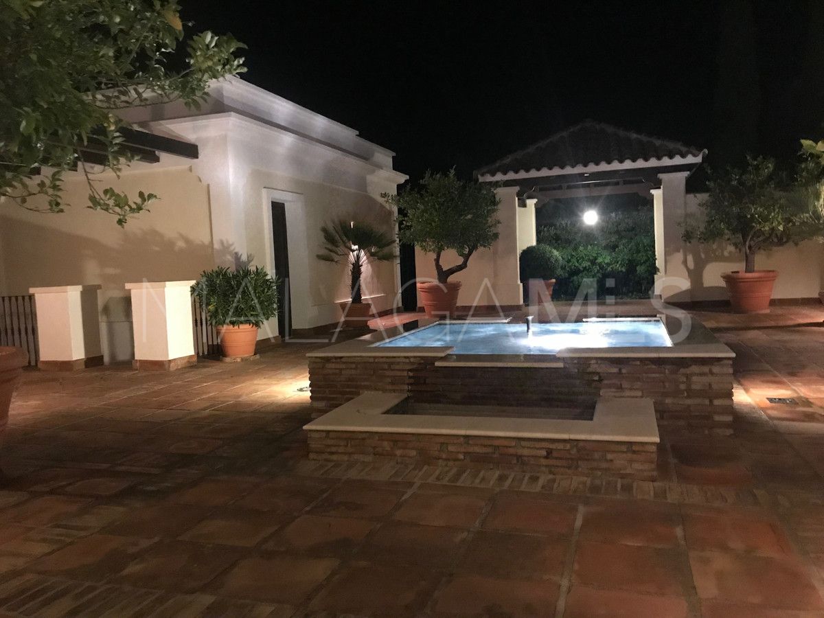 Villa for sale in Benahavis