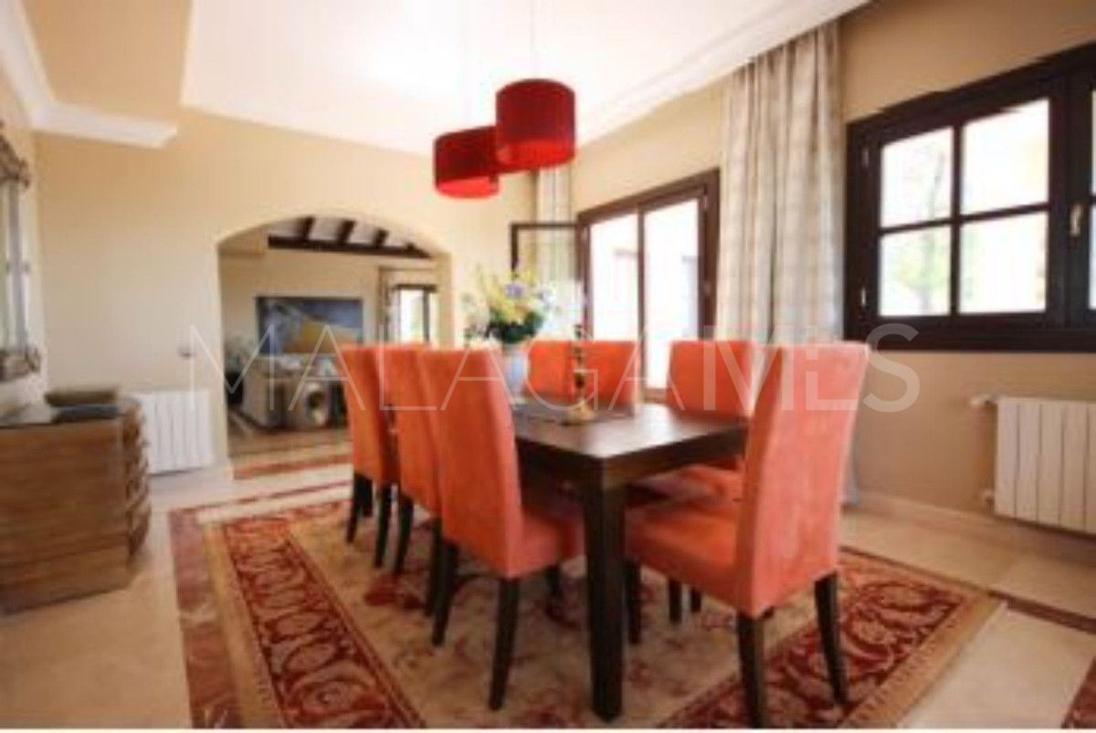 Villa for sale in Benahavis