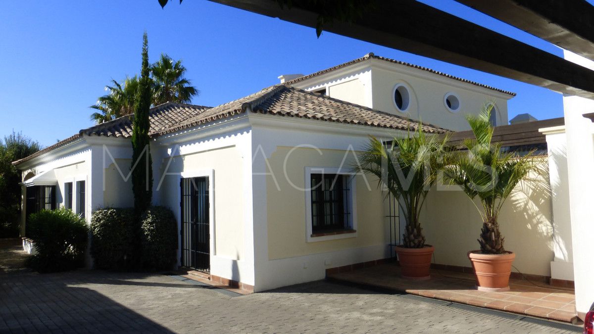 Villa for sale in Benahavis