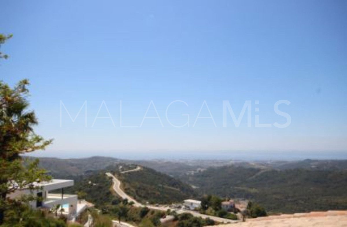 Villa for sale in Benahavis