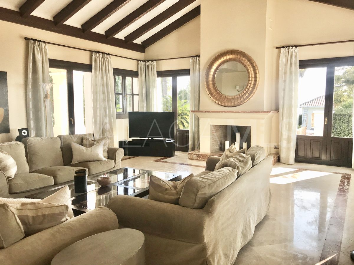 Villa for sale in Benahavis