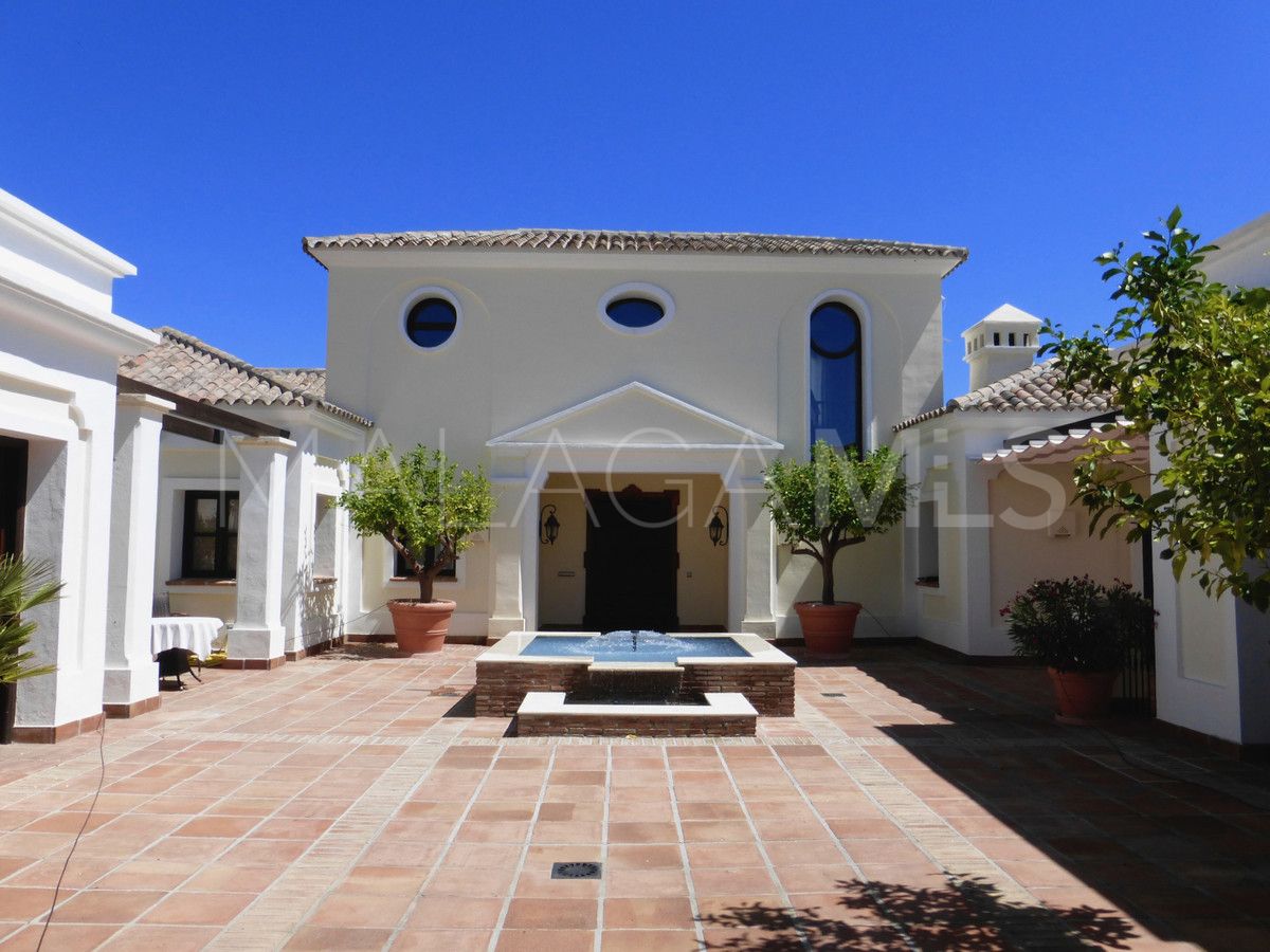 Villa for sale in Benahavis