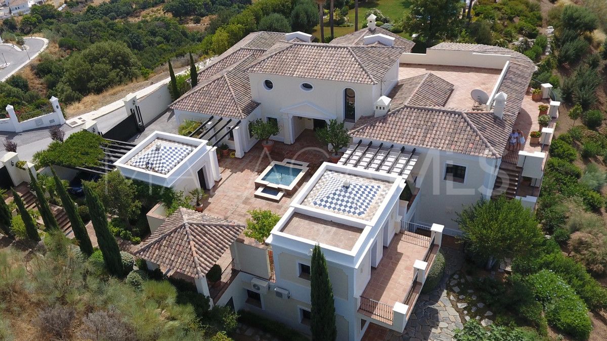 Villa for sale in Benahavis