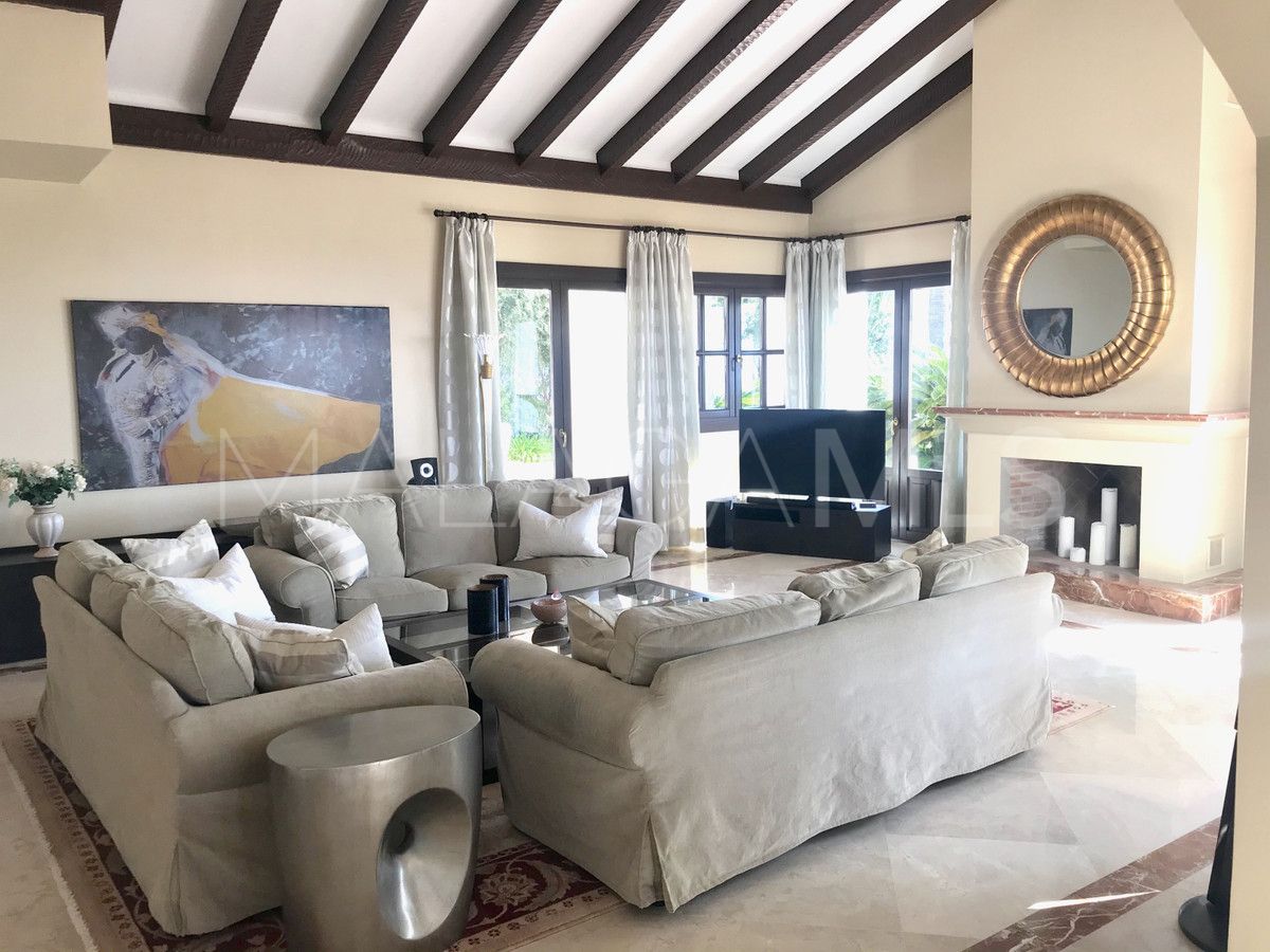 Villa for sale in Benahavis