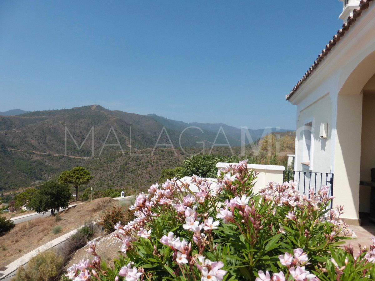 Villa for sale in Benahavis