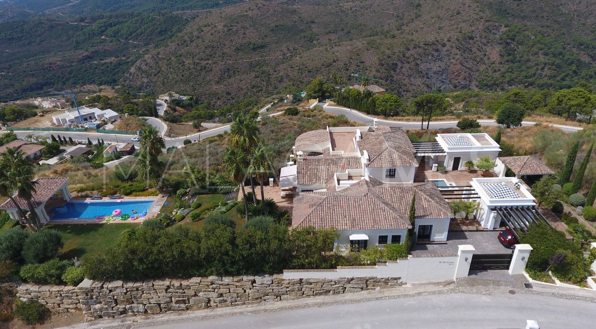 Villa for sale in Benahavis