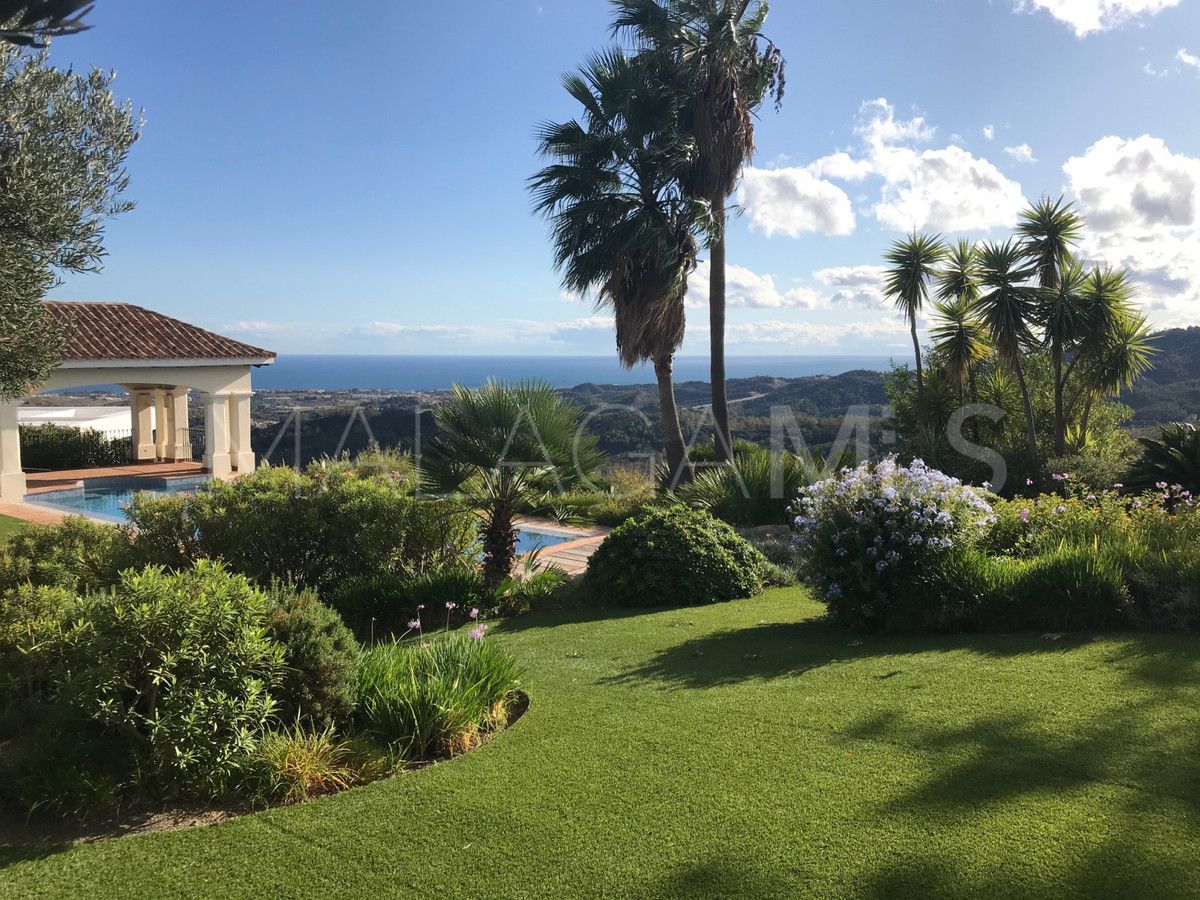 Villa for sale in Benahavis