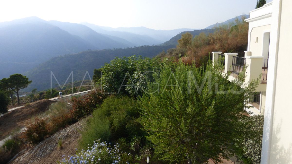 Villa for sale in Benahavis