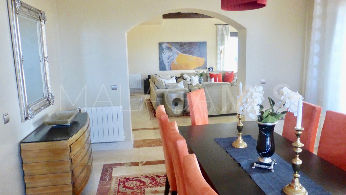 Villa for sale in Benahavis