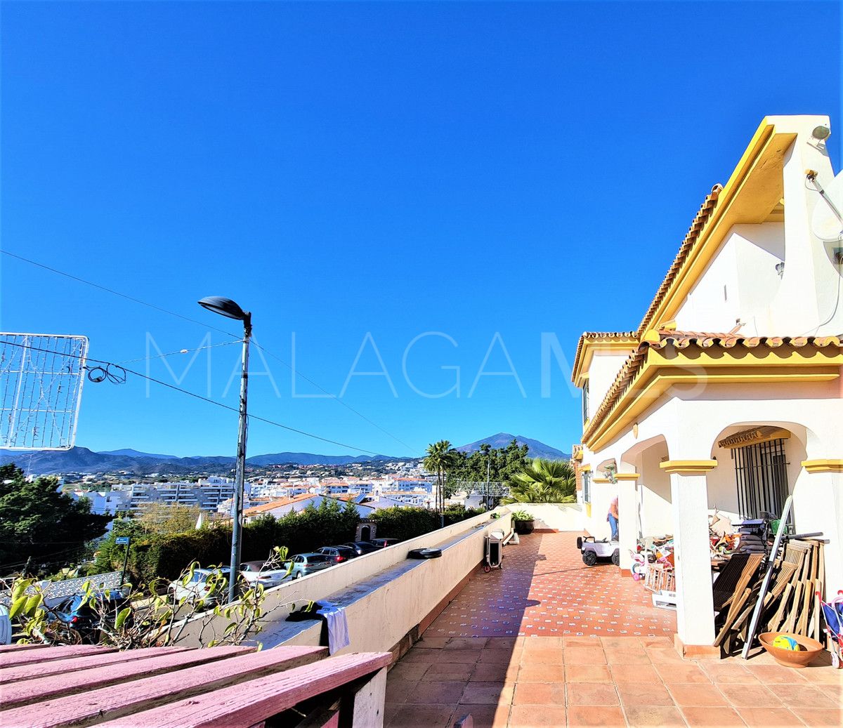 Villa for sale in Nueva Andalucia
