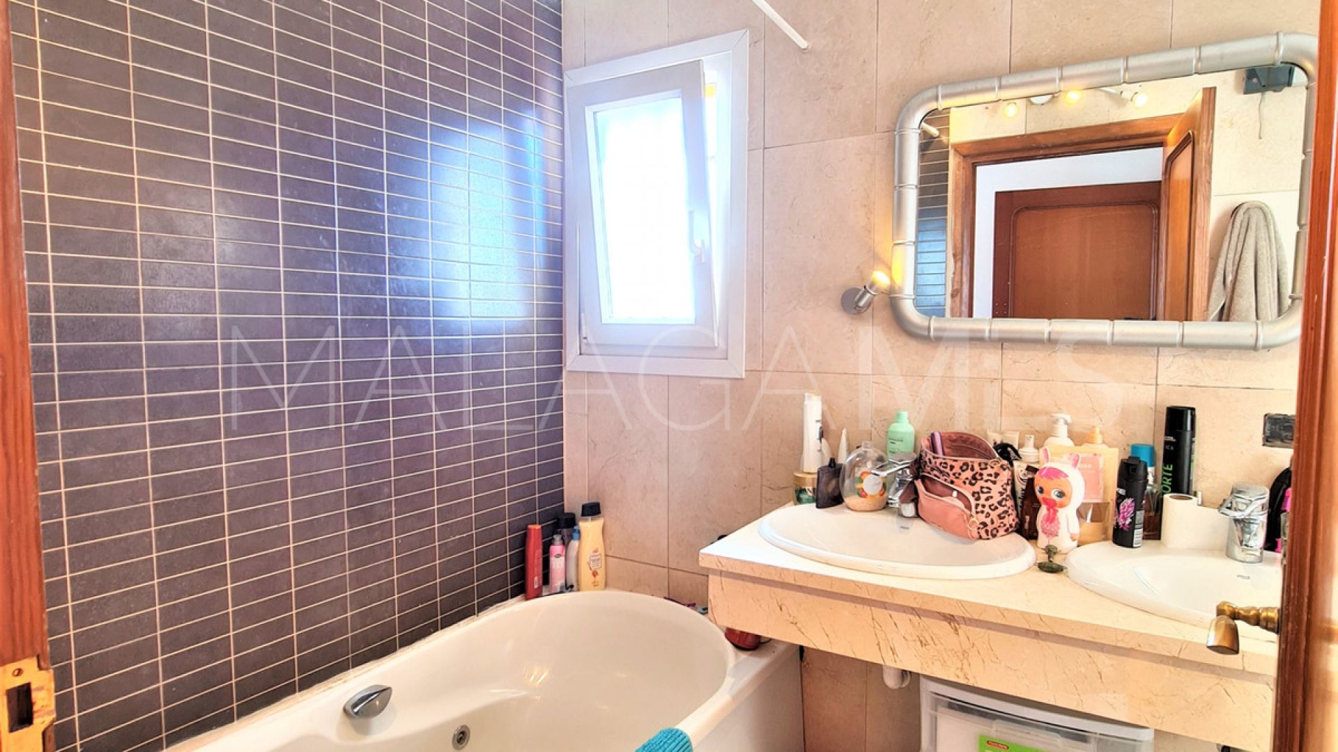 Villa for sale in Nueva Andalucia