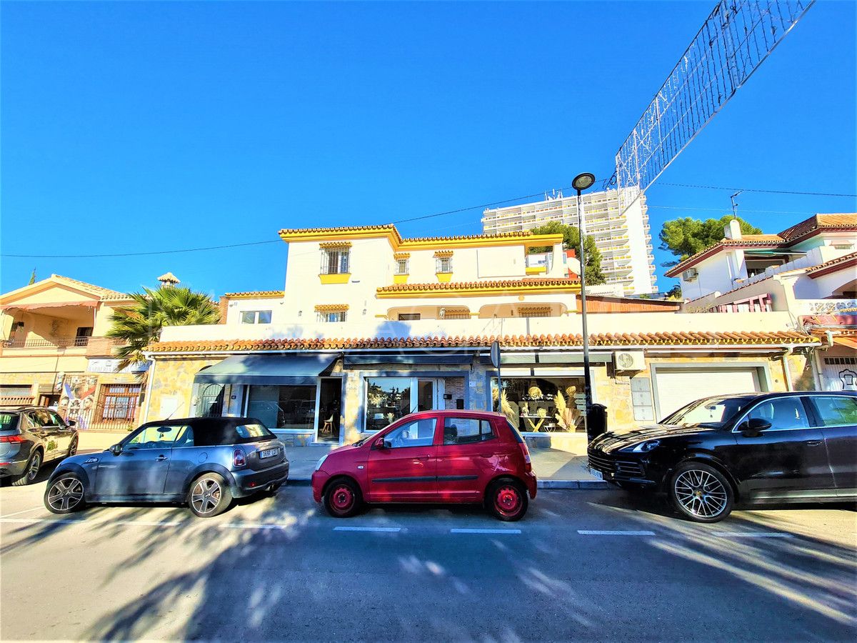 Villa for sale in Nueva Andalucia