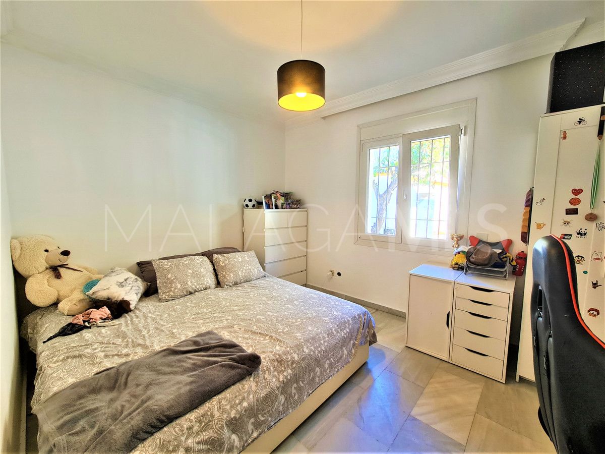 Villa for sale in Nueva Andalucia