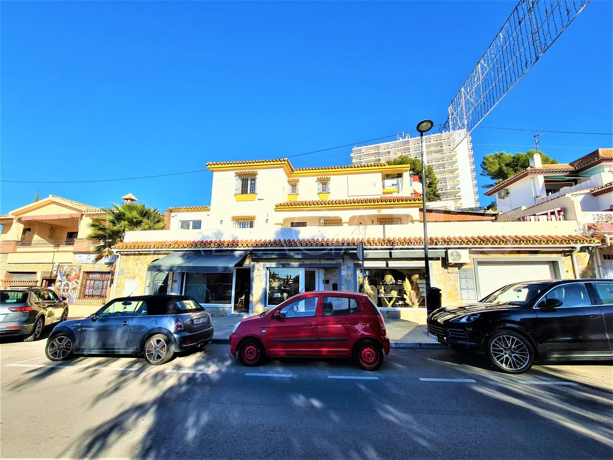 Villa for sale in Nueva Andalucia