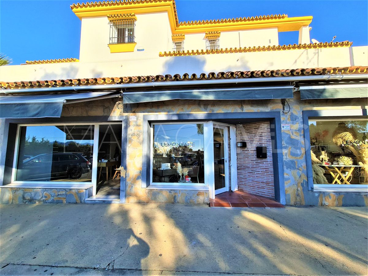Villa for sale in Nueva Andalucia