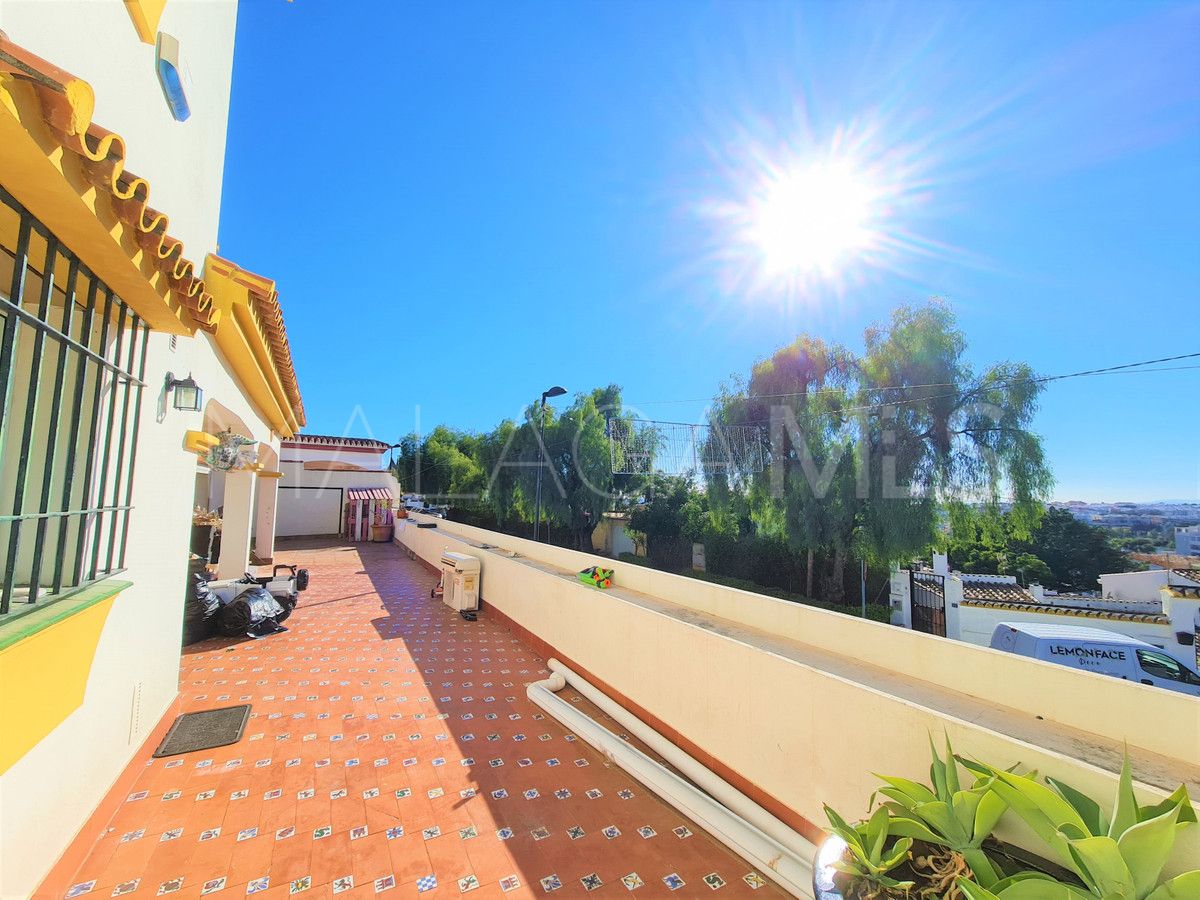 Villa for sale in Nueva Andalucia