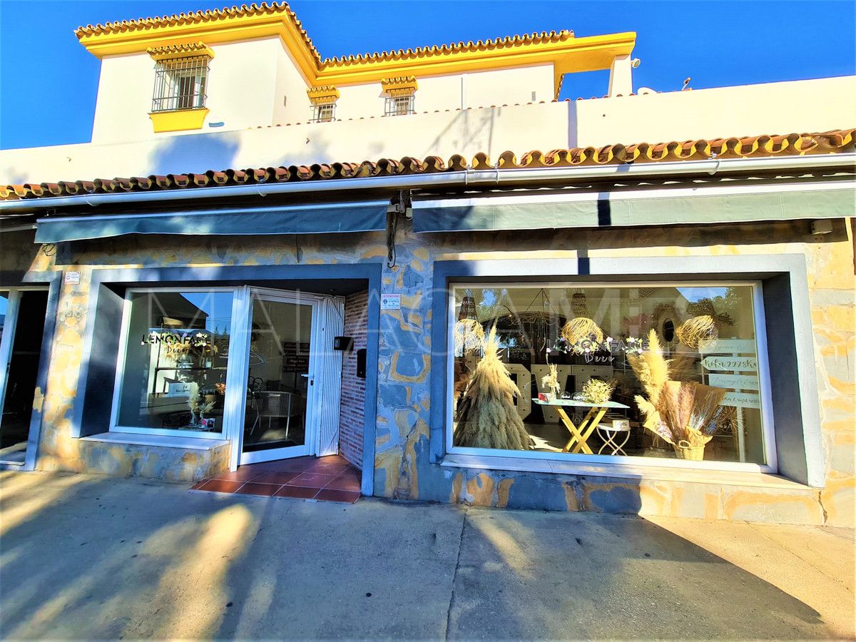 Villa for sale in Nueva Andalucia