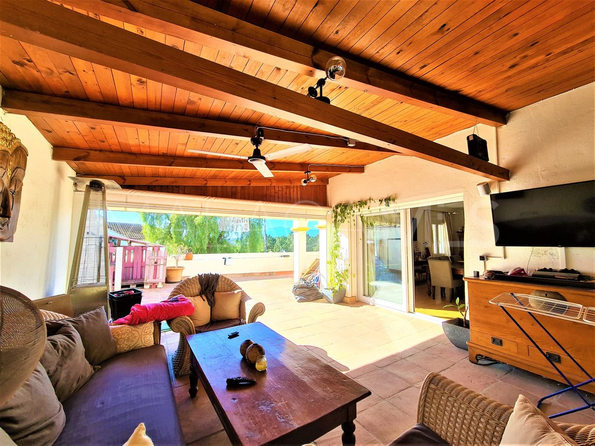 Villa for sale in Nueva Andalucia